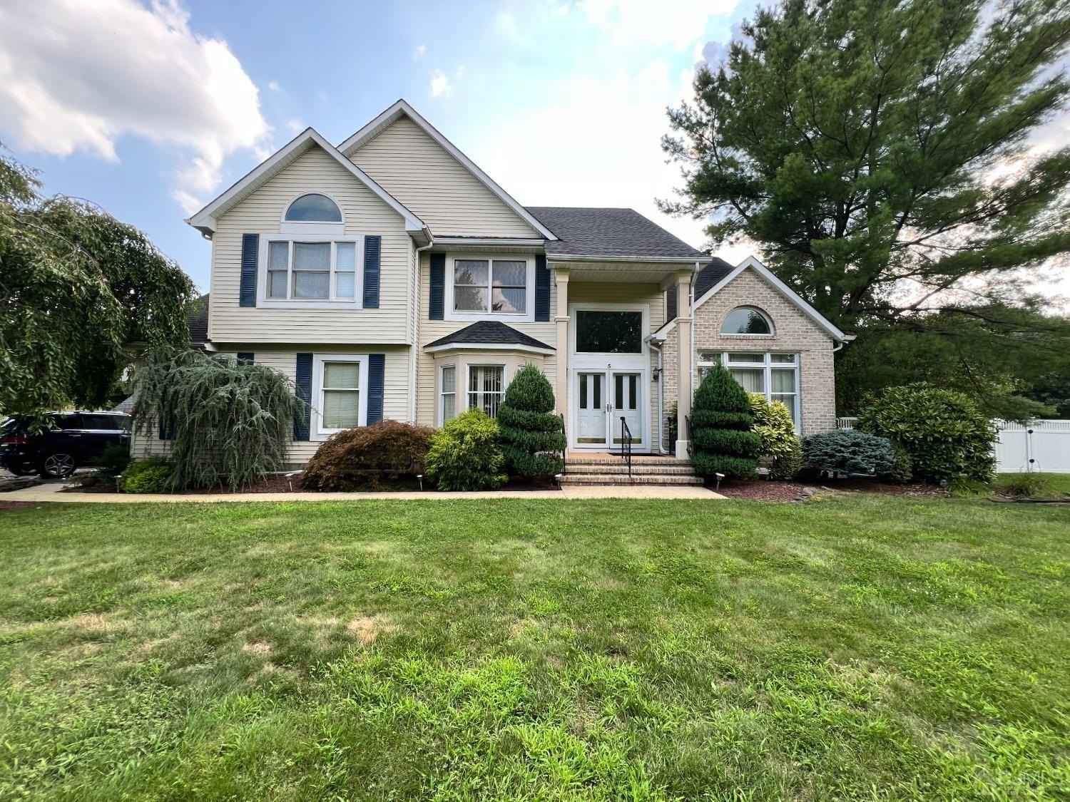 5 Alexander Dr  