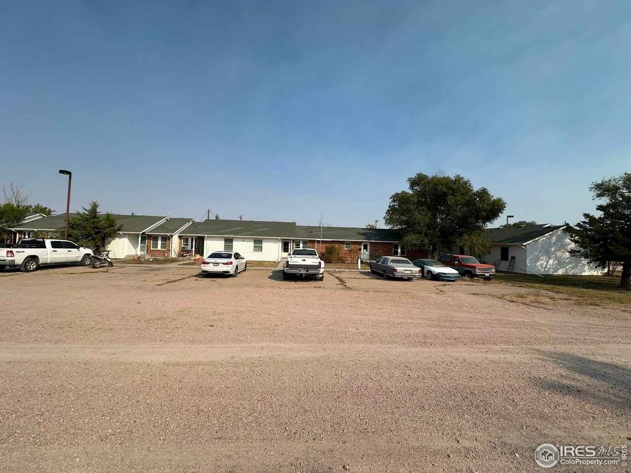 211 Laramie Avenue Units 1-11  