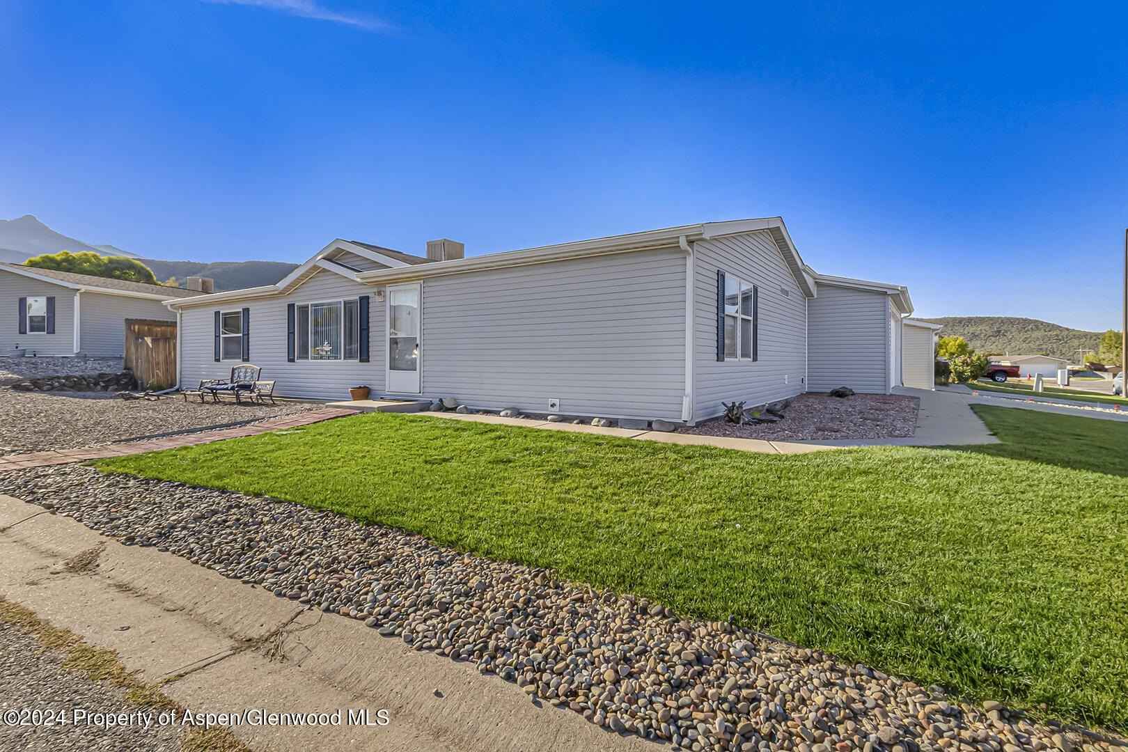 6 BLACK SULPHUR Pl  