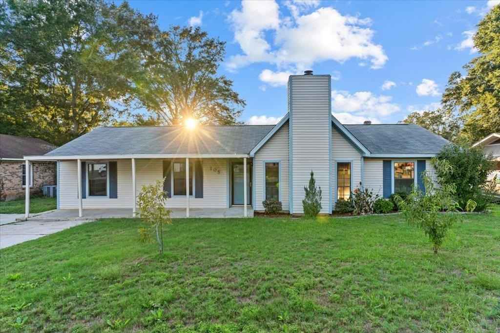 105 Blackhawk Dr  
