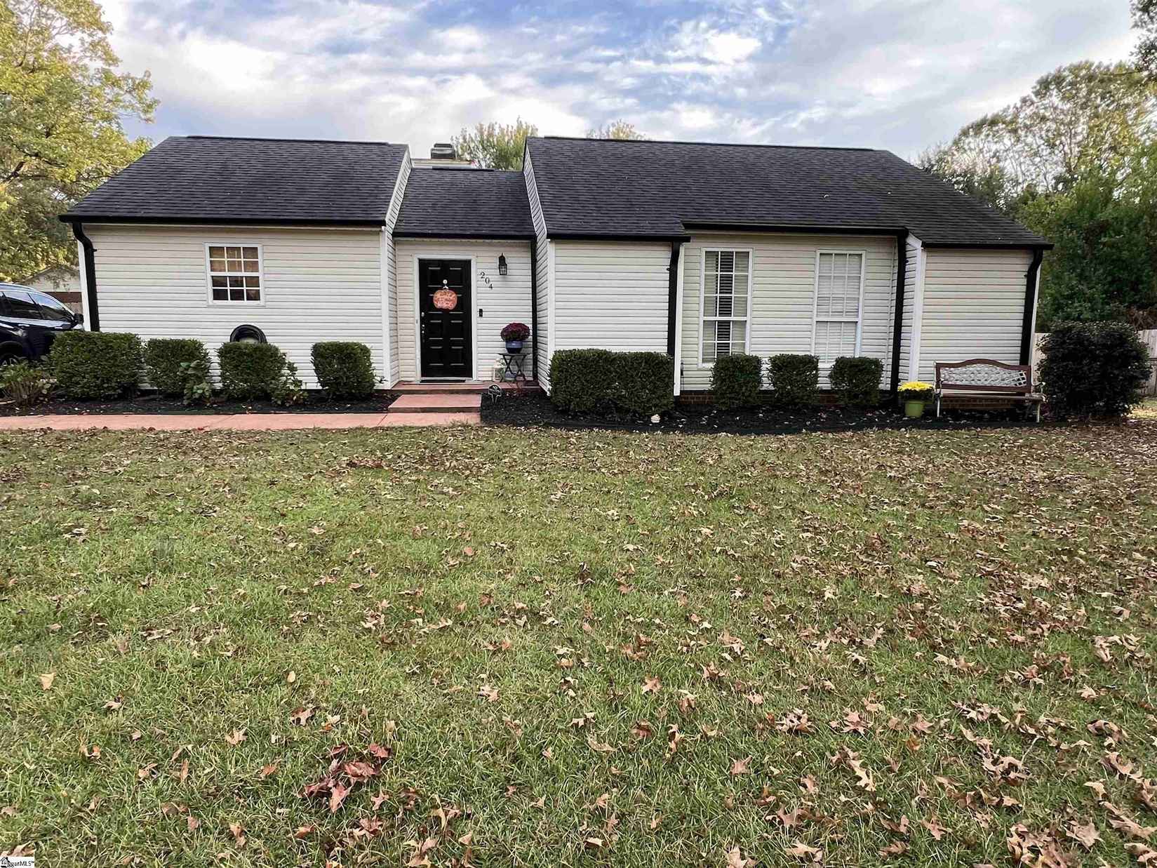 204 LAUREL TREE LN  