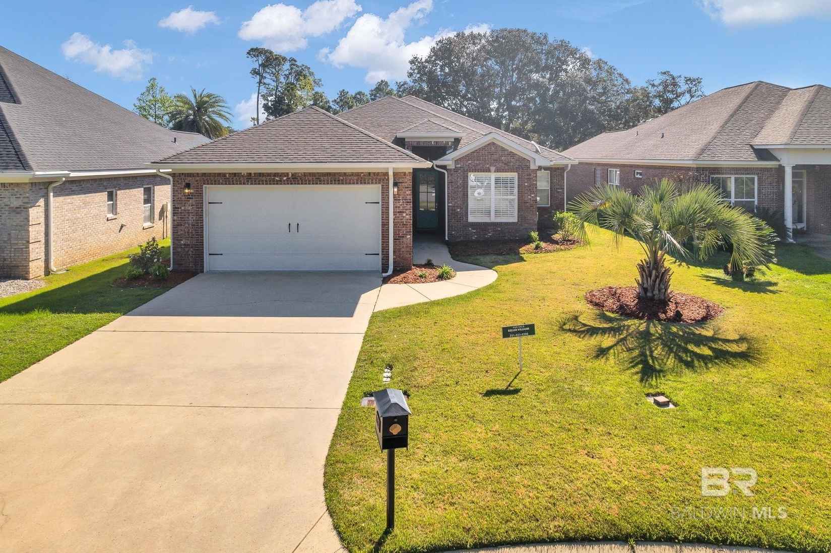 123 Lagoon Dr  