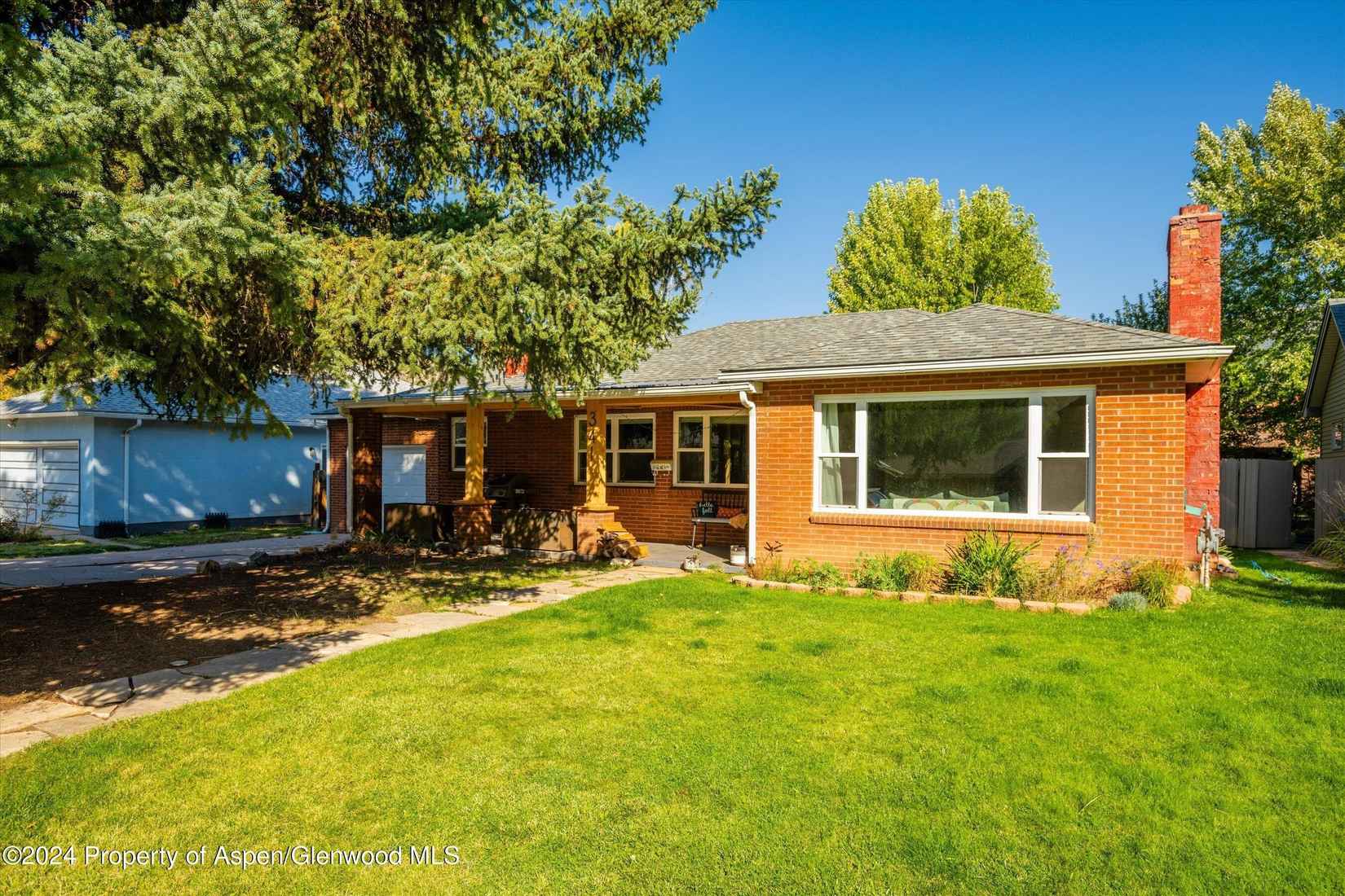 341 Park Dr  