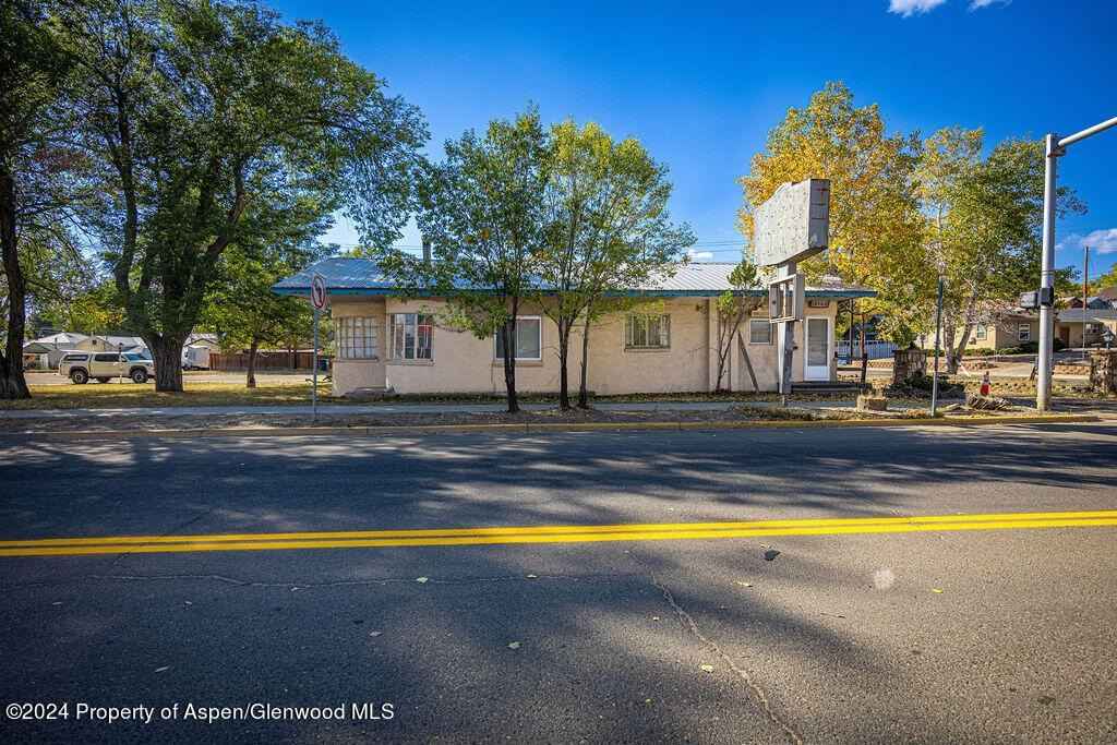 894 Yampa Ave  