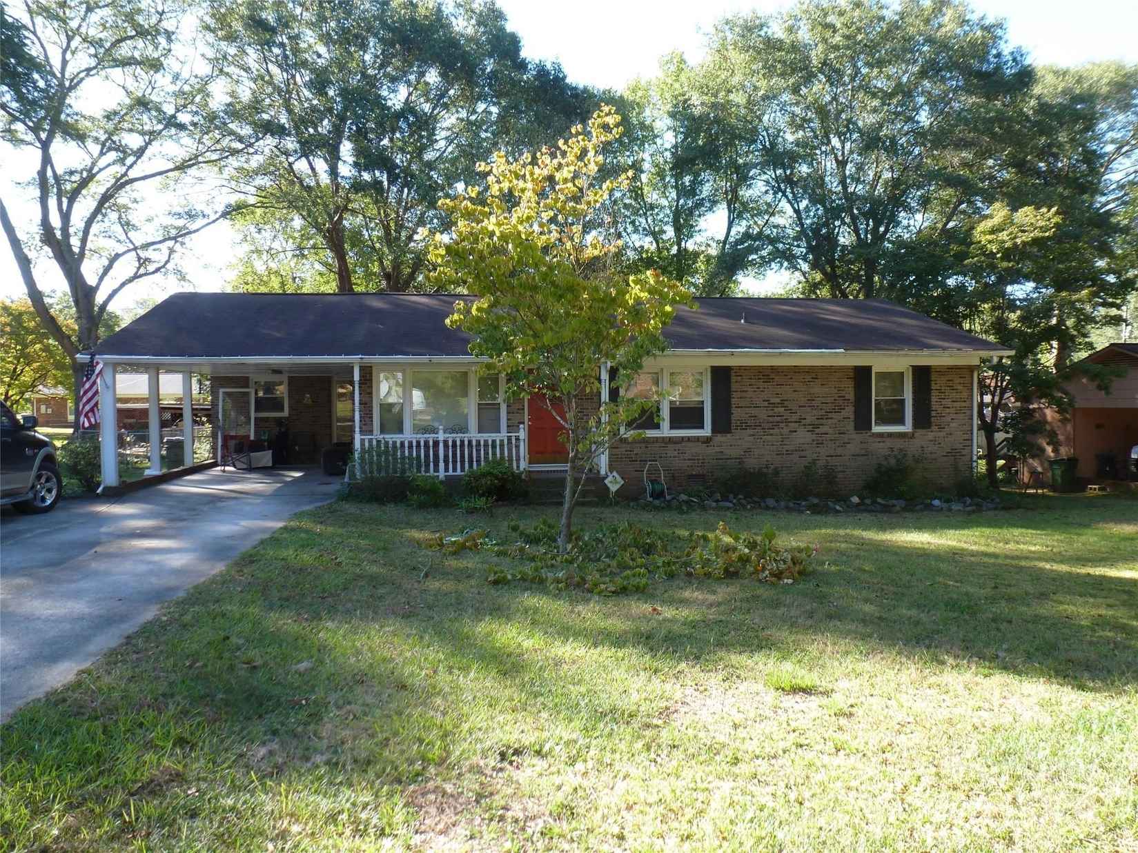 1121 W Edgemont Dr  