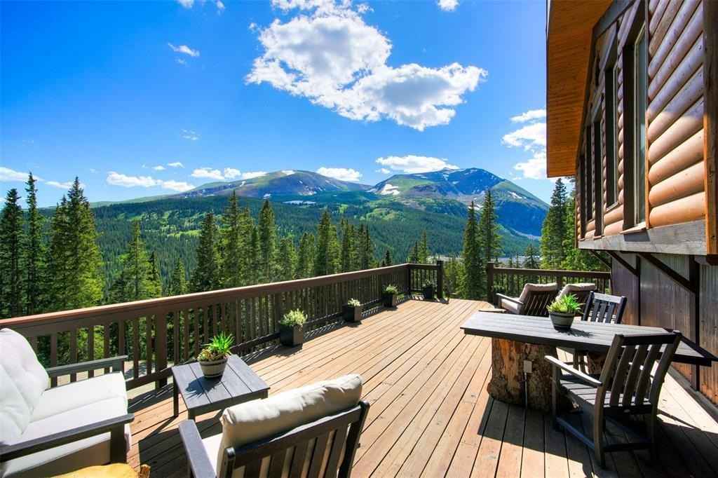 926 NUTHATCH Dr  