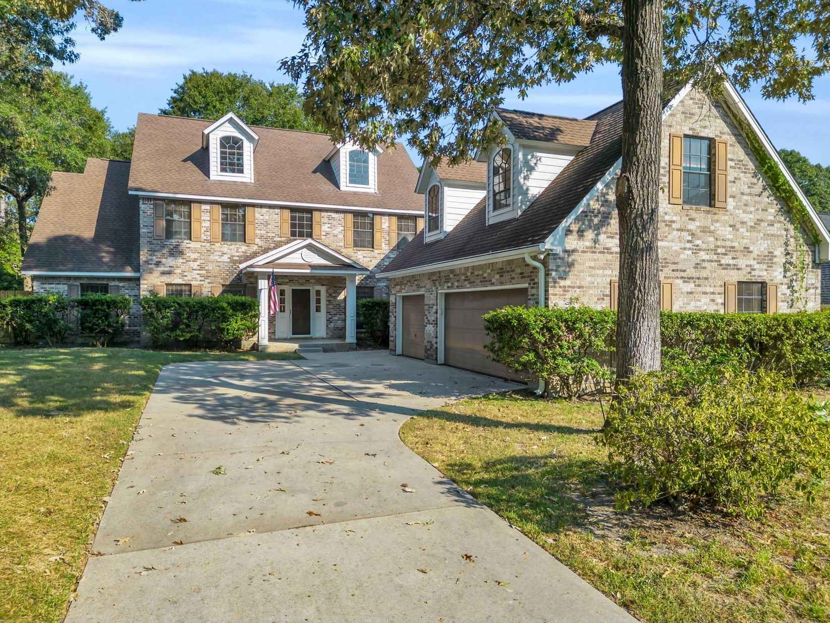 2 Wellington Ln  