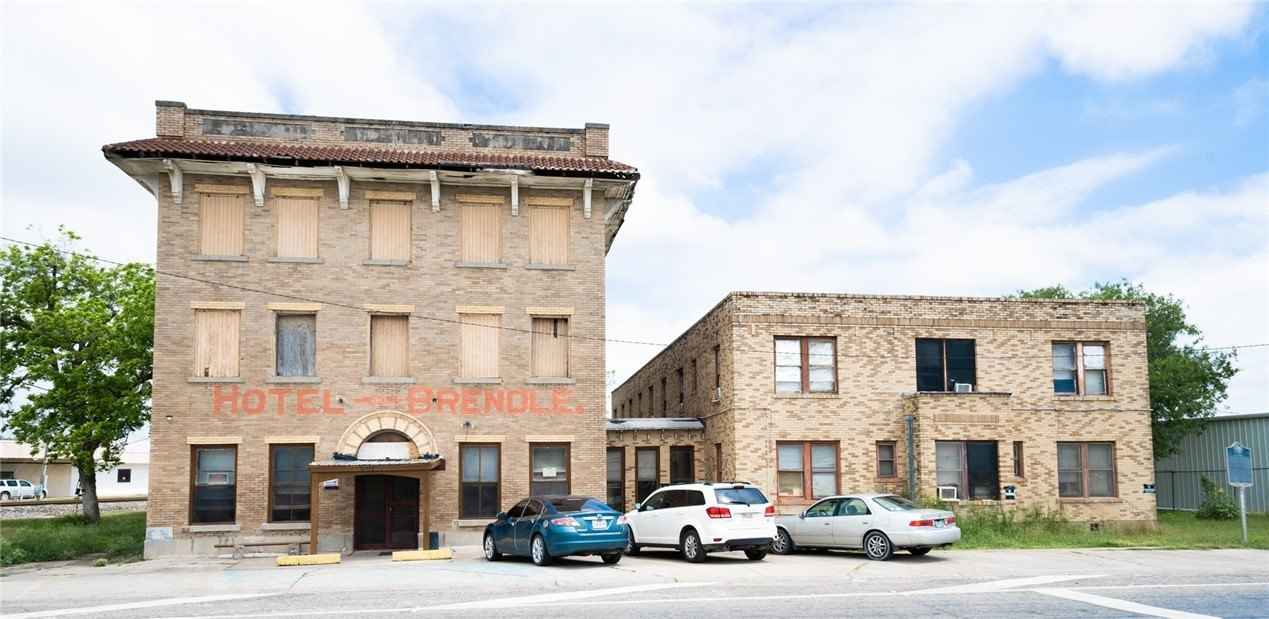 601 E Ave A  