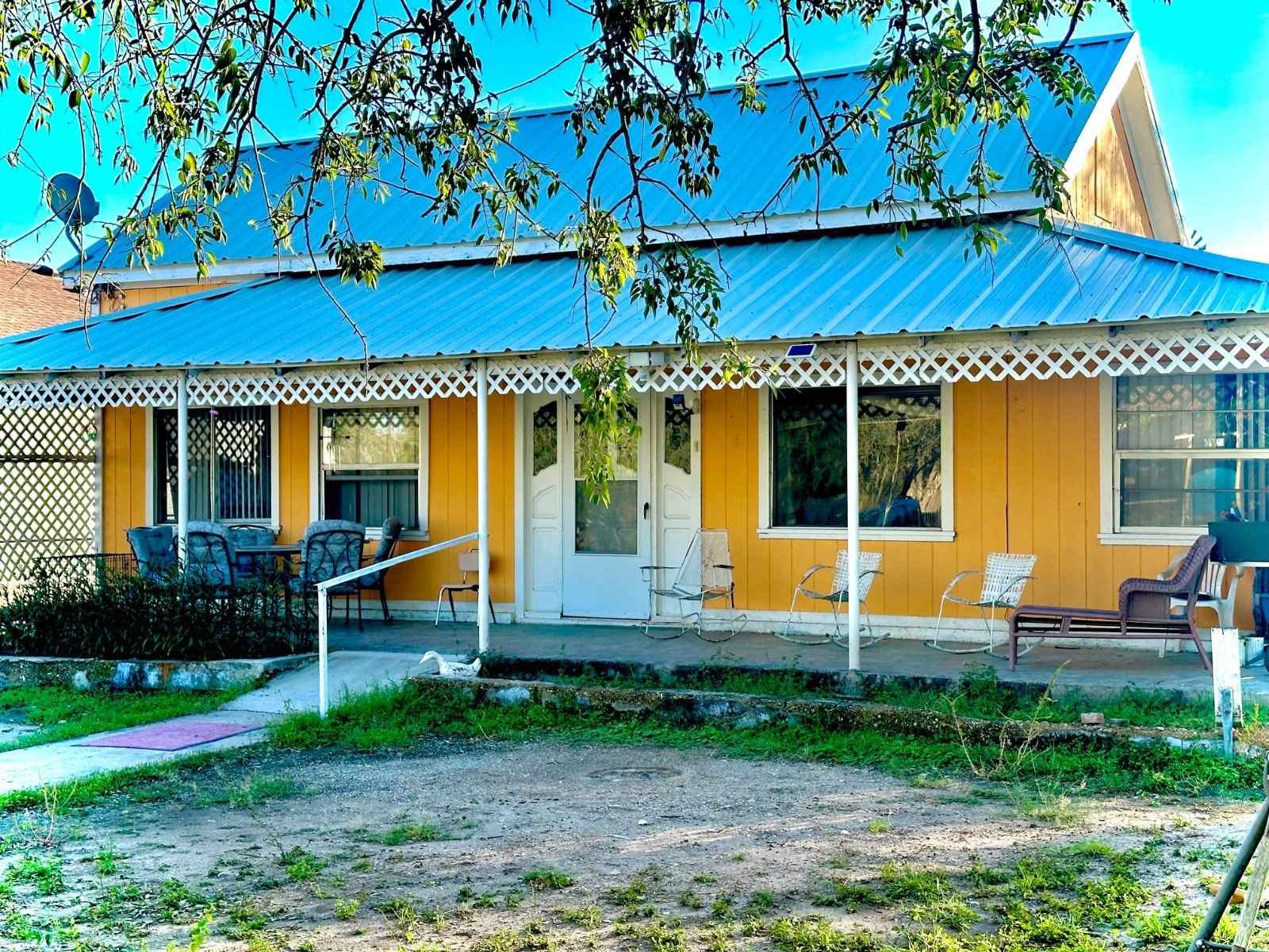 315 E El Paso St  