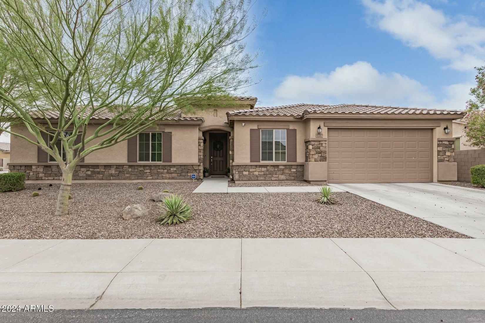 5735 W Huntington Dr  