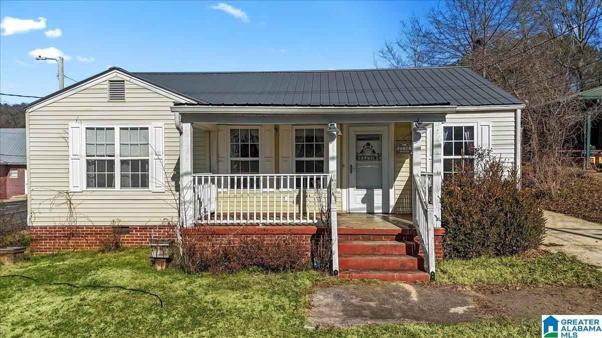 506 WEST APPLETREE St  