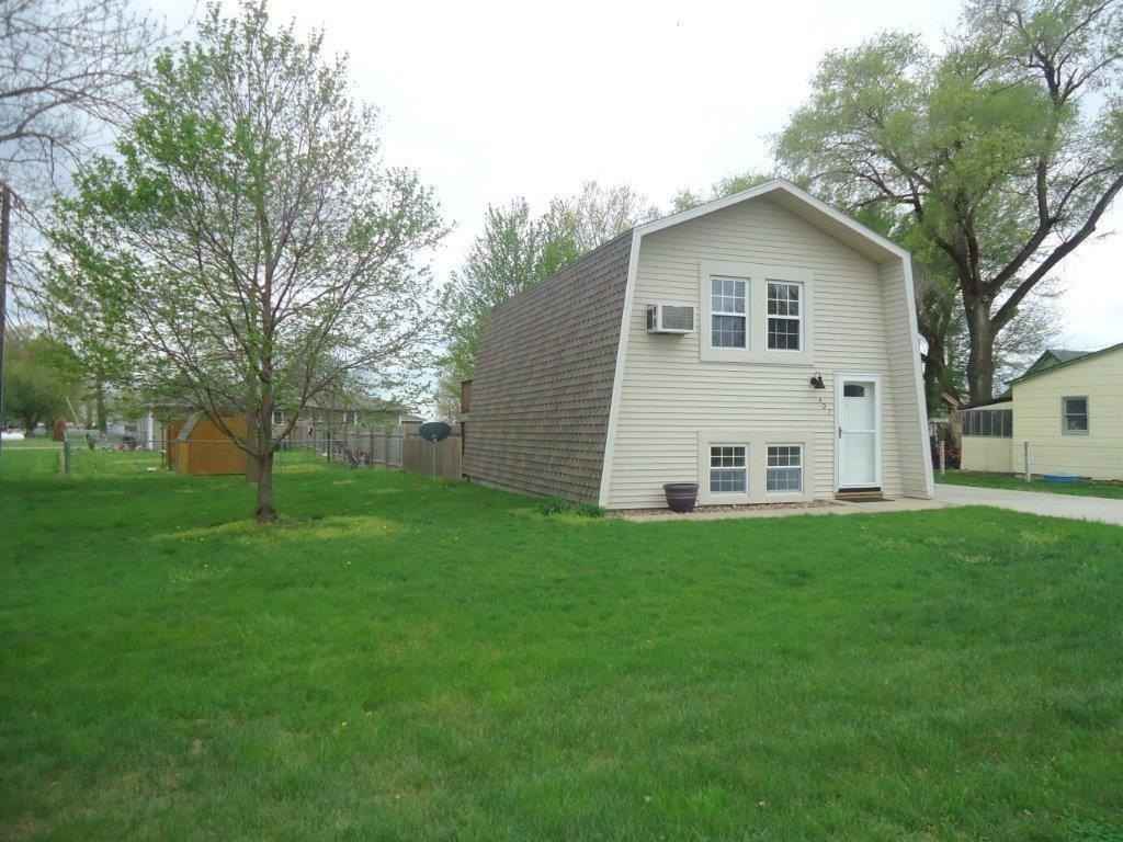 407 E ELM ST  