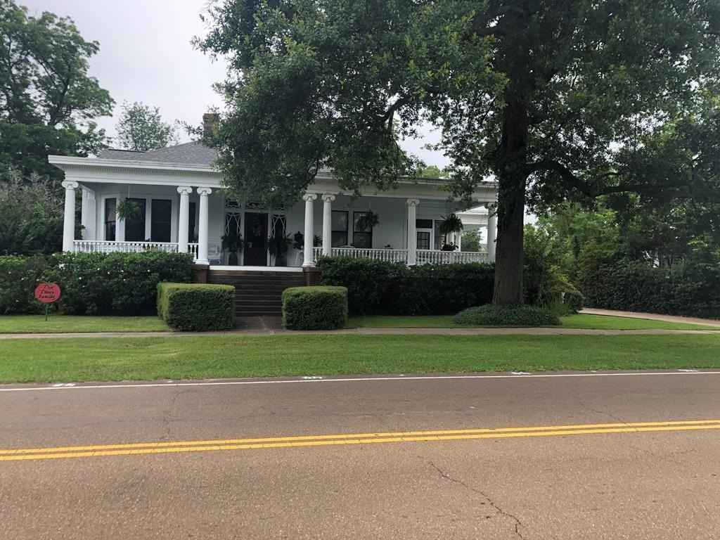 208 W Georgetown  