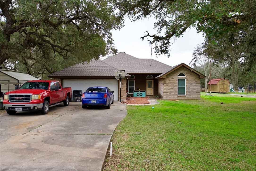 839 Live Oak Dr  