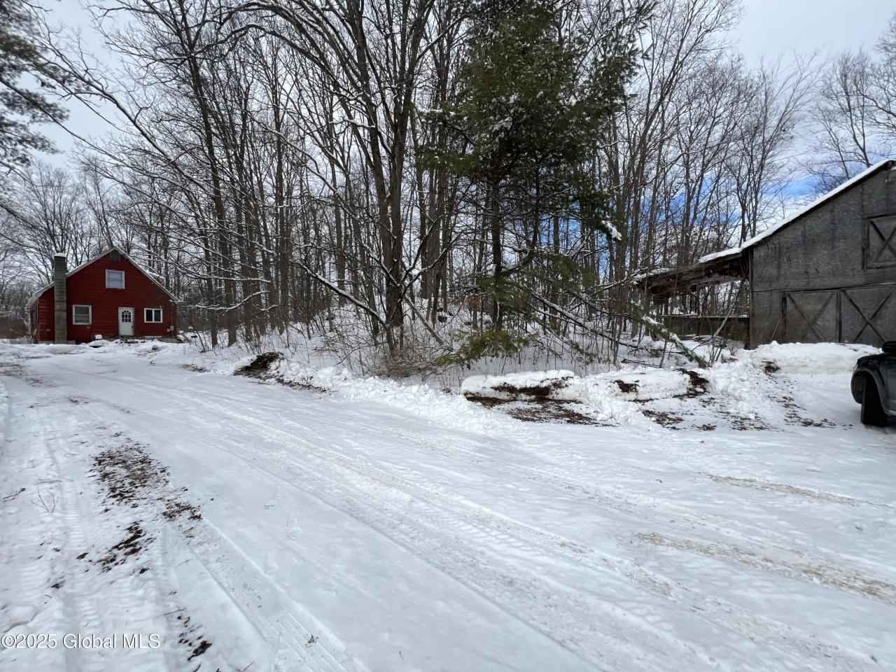 195 Thomas Rd  