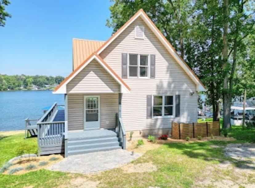 576 Lake Frst Dr  