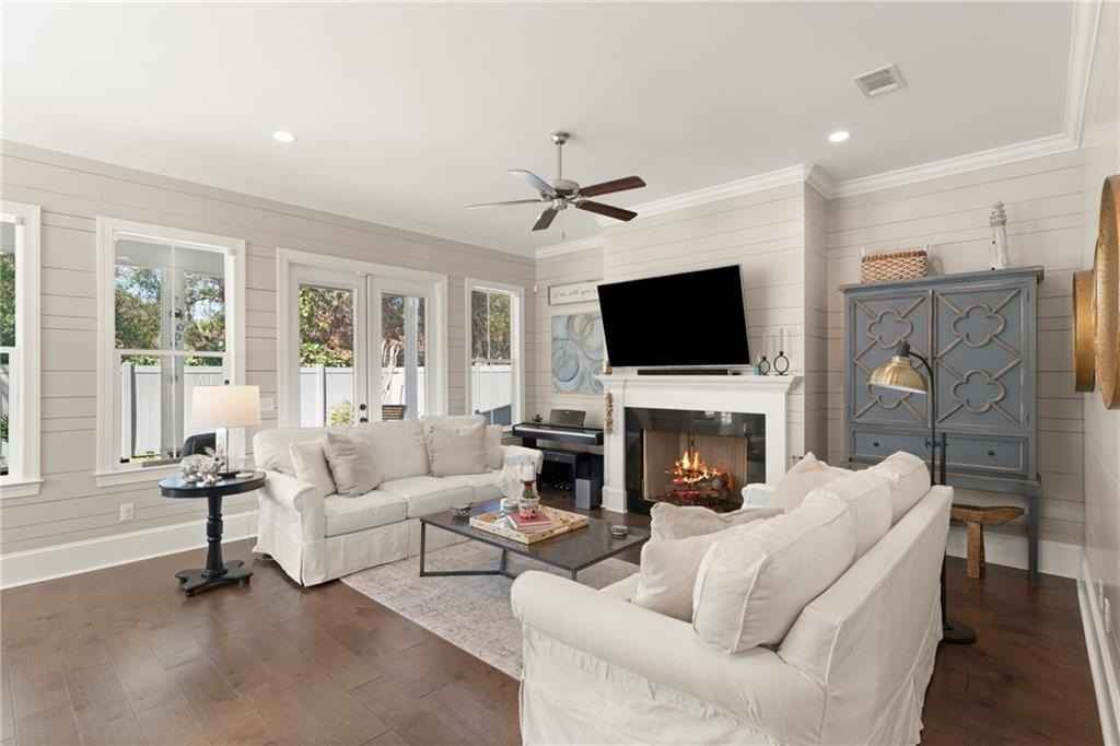 673 Arnold Ln  