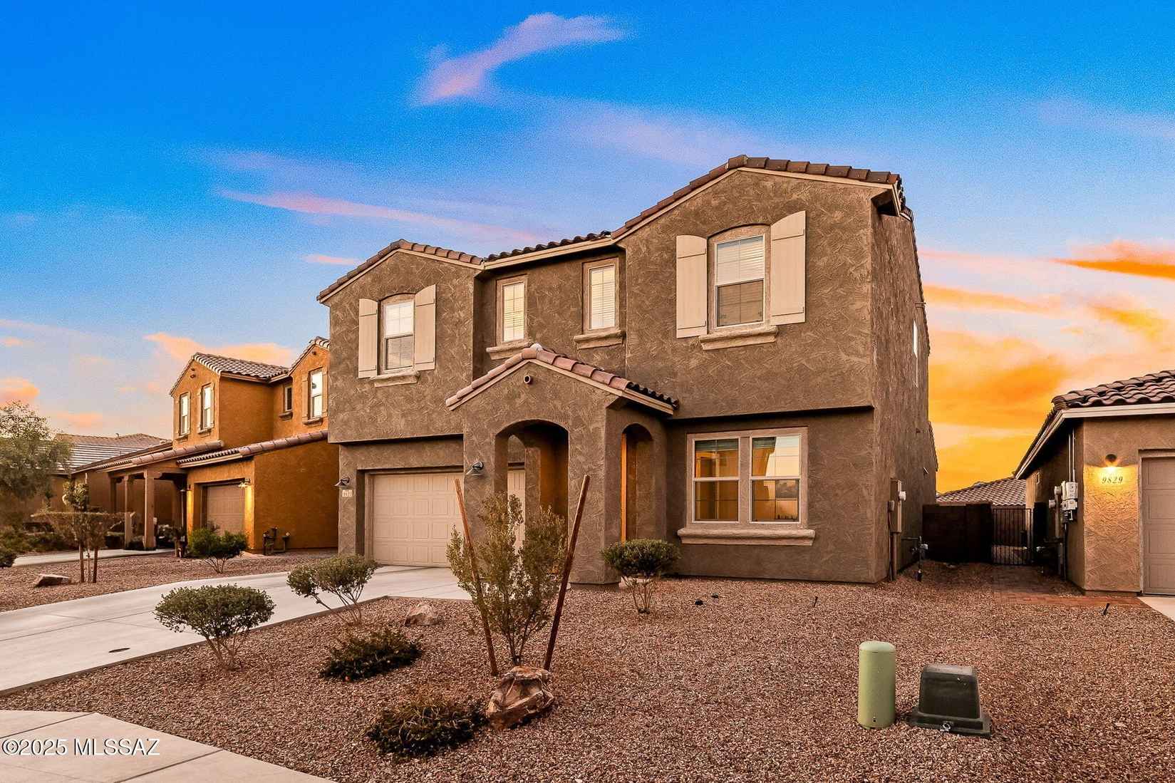 9821 E Miller Peak Trl  