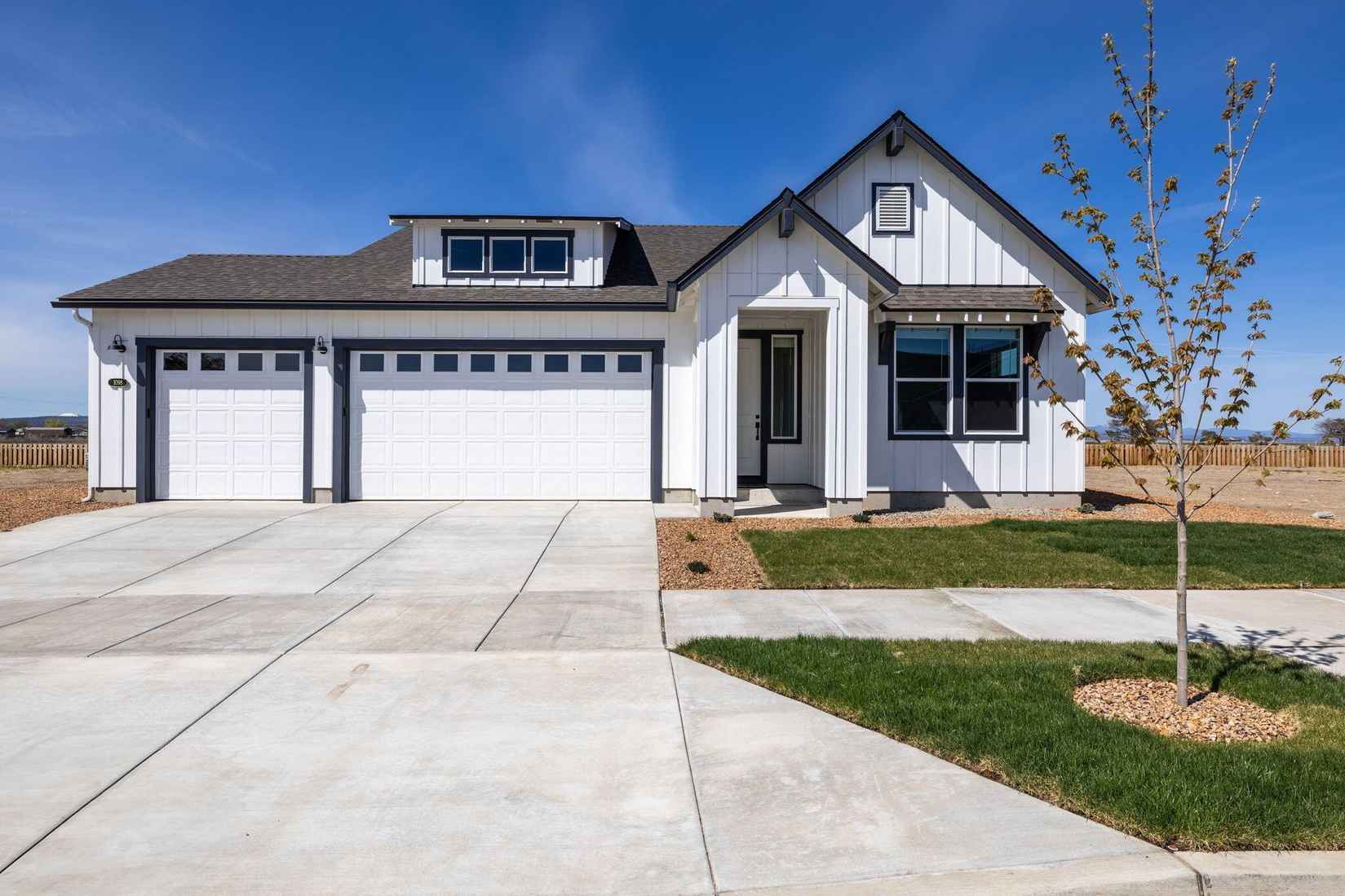 1098 NW Fairway Rd  