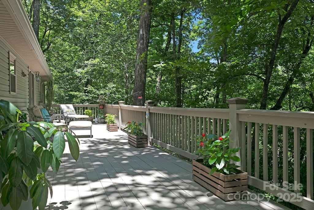 57 Echota Ln  