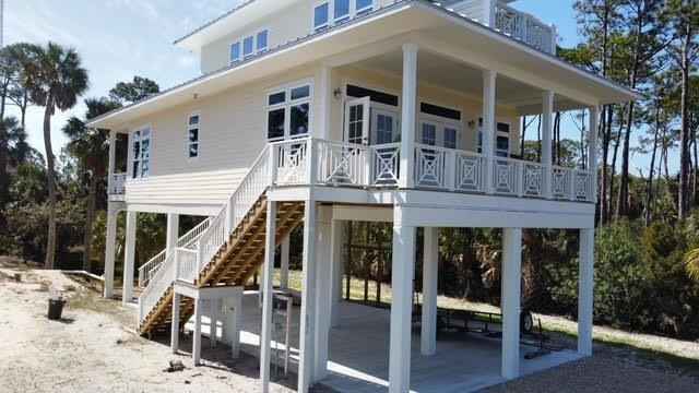 696 E Bay Shr Dr  