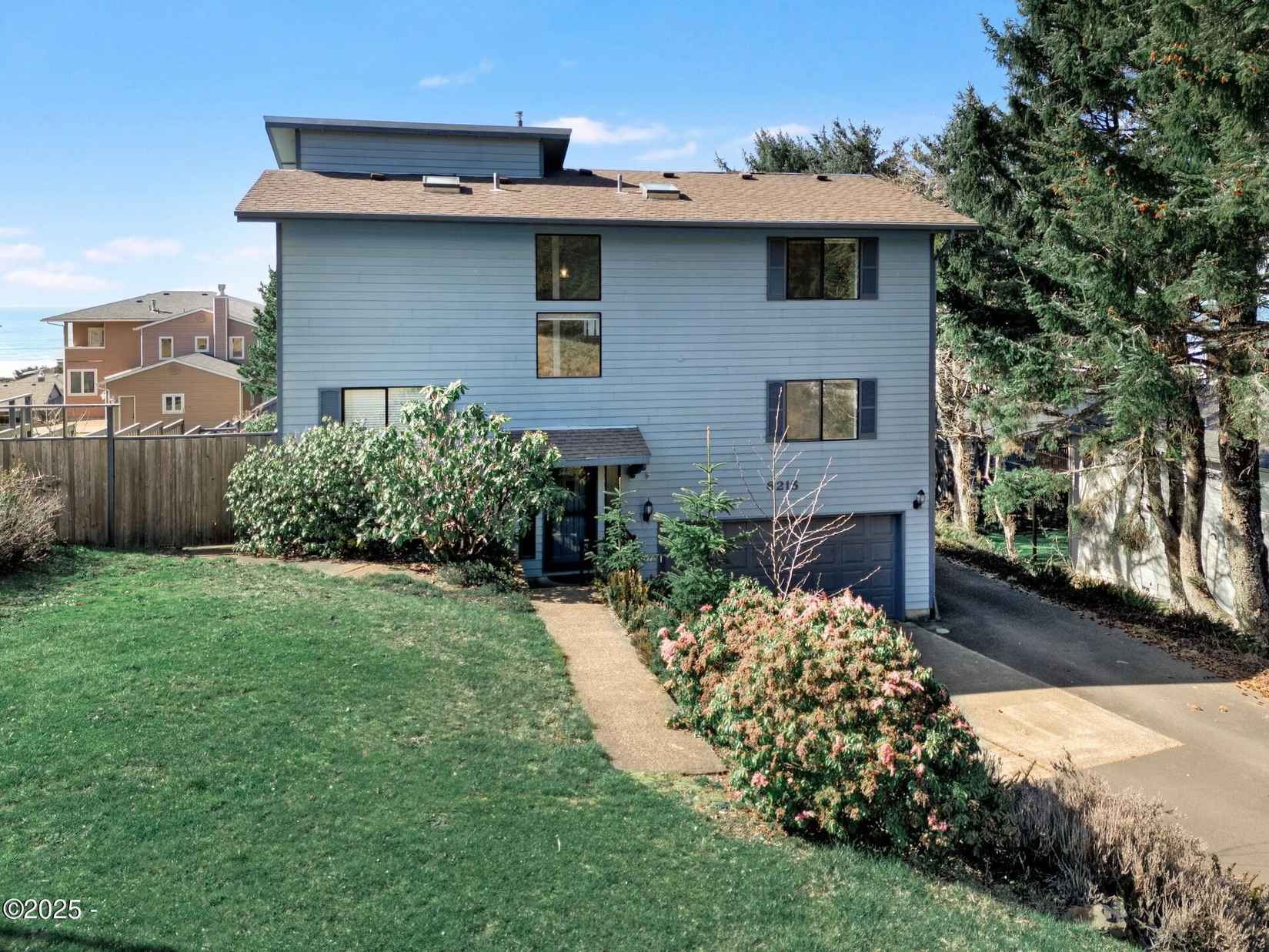 6215 NE Oar  