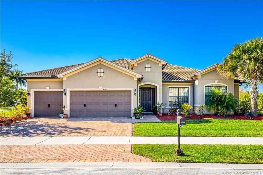 4832 SW Sensation St  