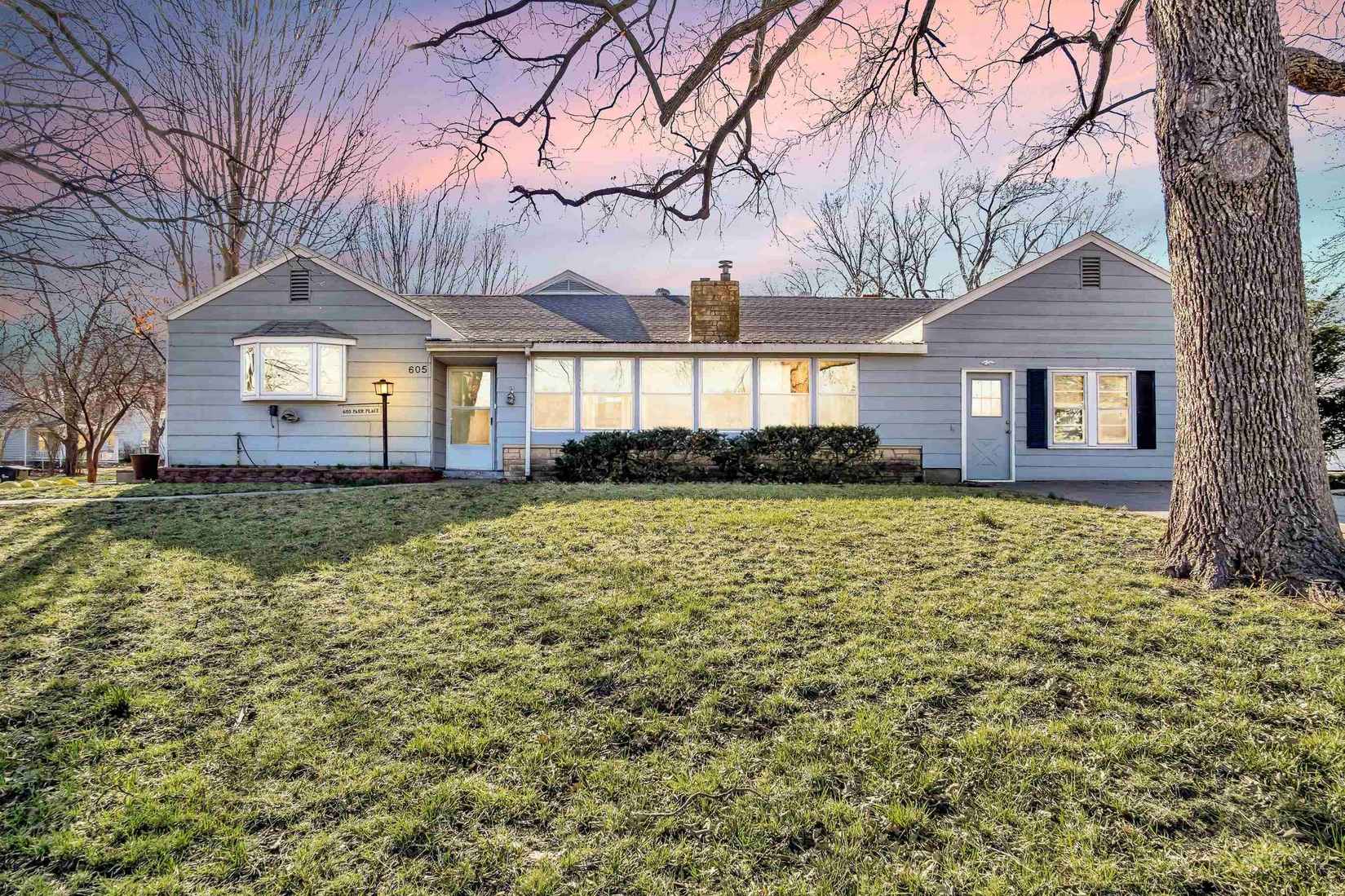 605 Park PL  