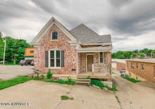 224 E Dunklin St  