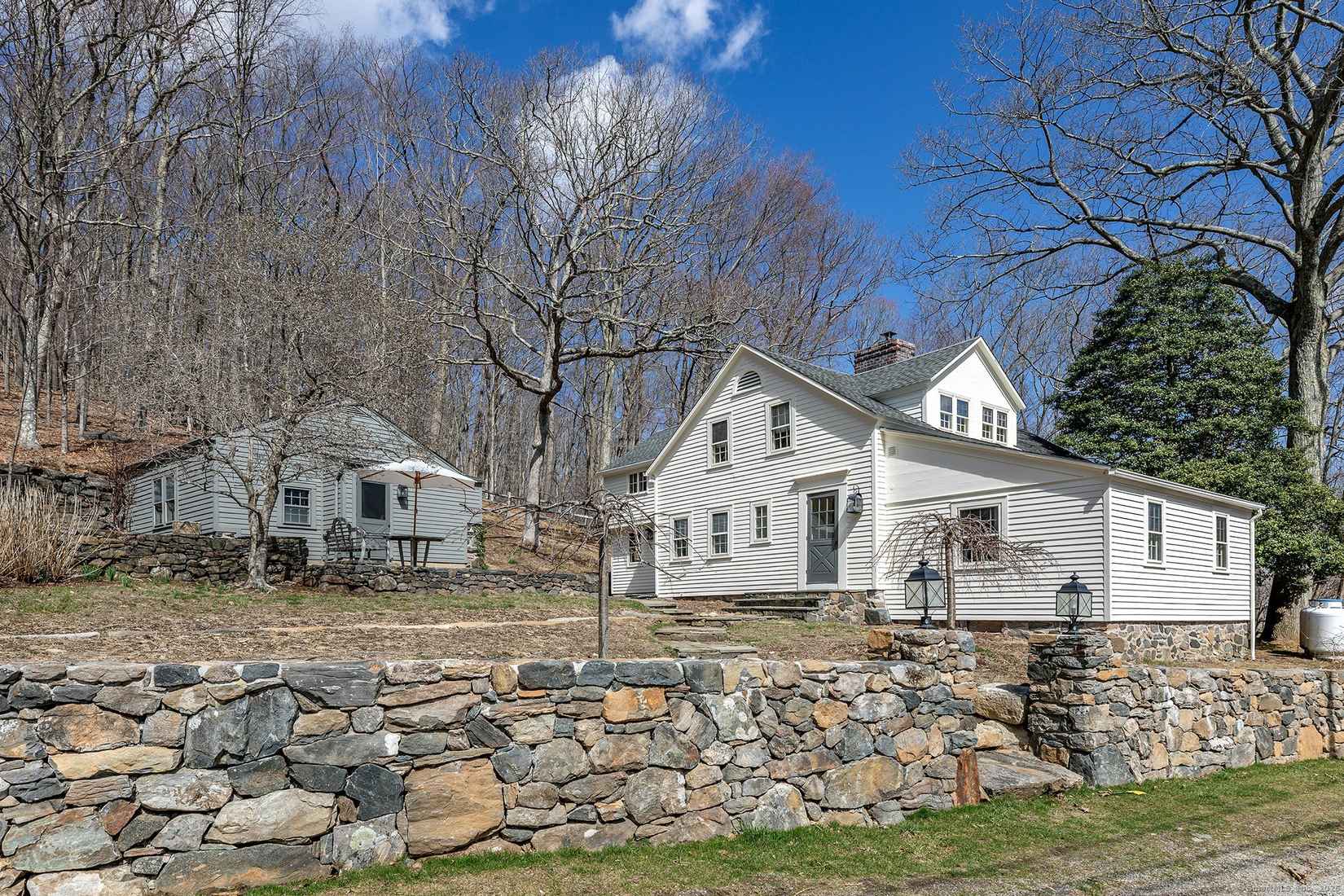 16-17 Coburn Rd East  