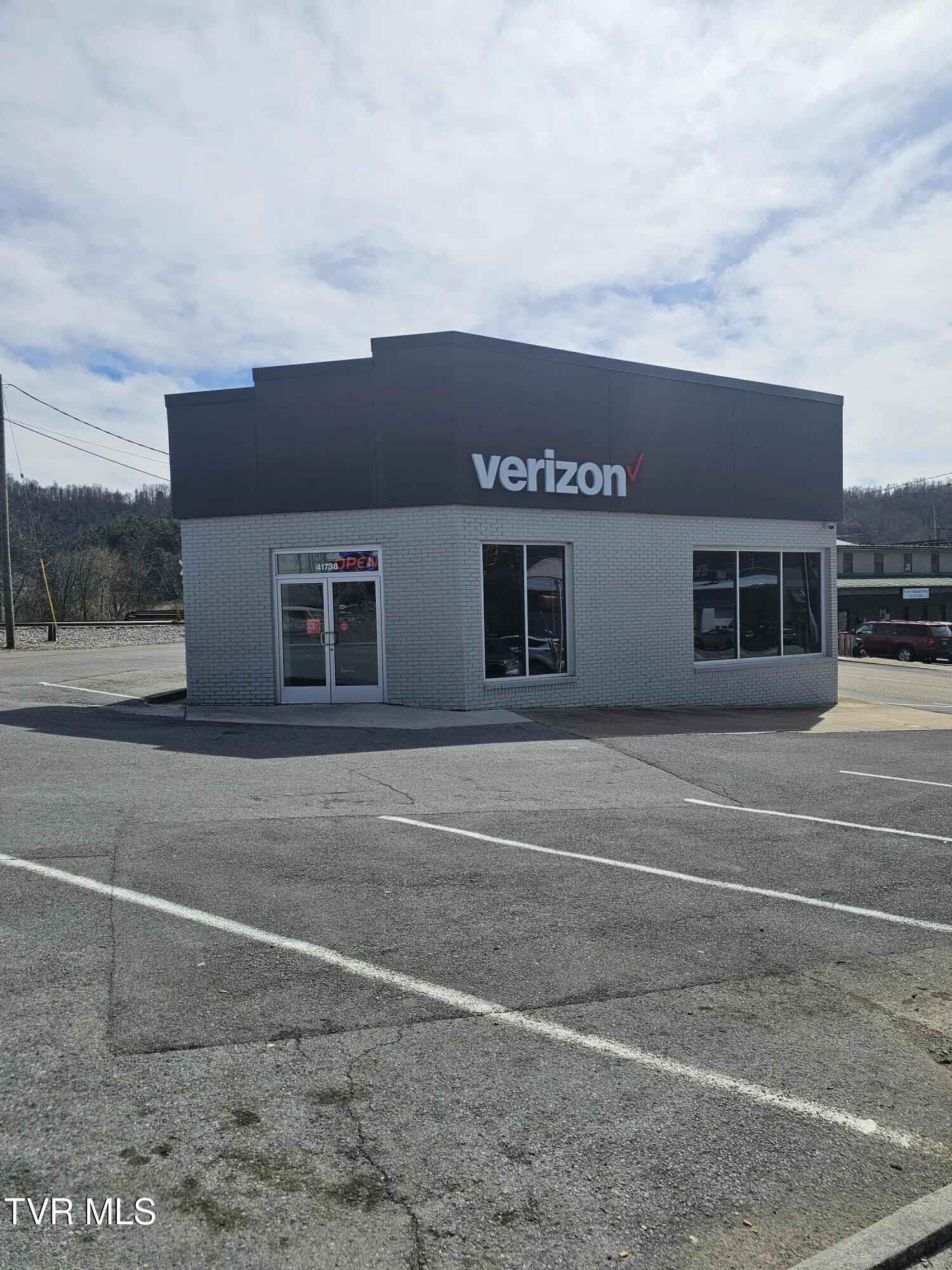 41738 West Morgan Ave  