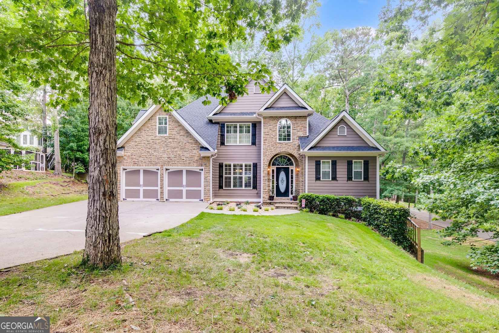1058 Magnolia  