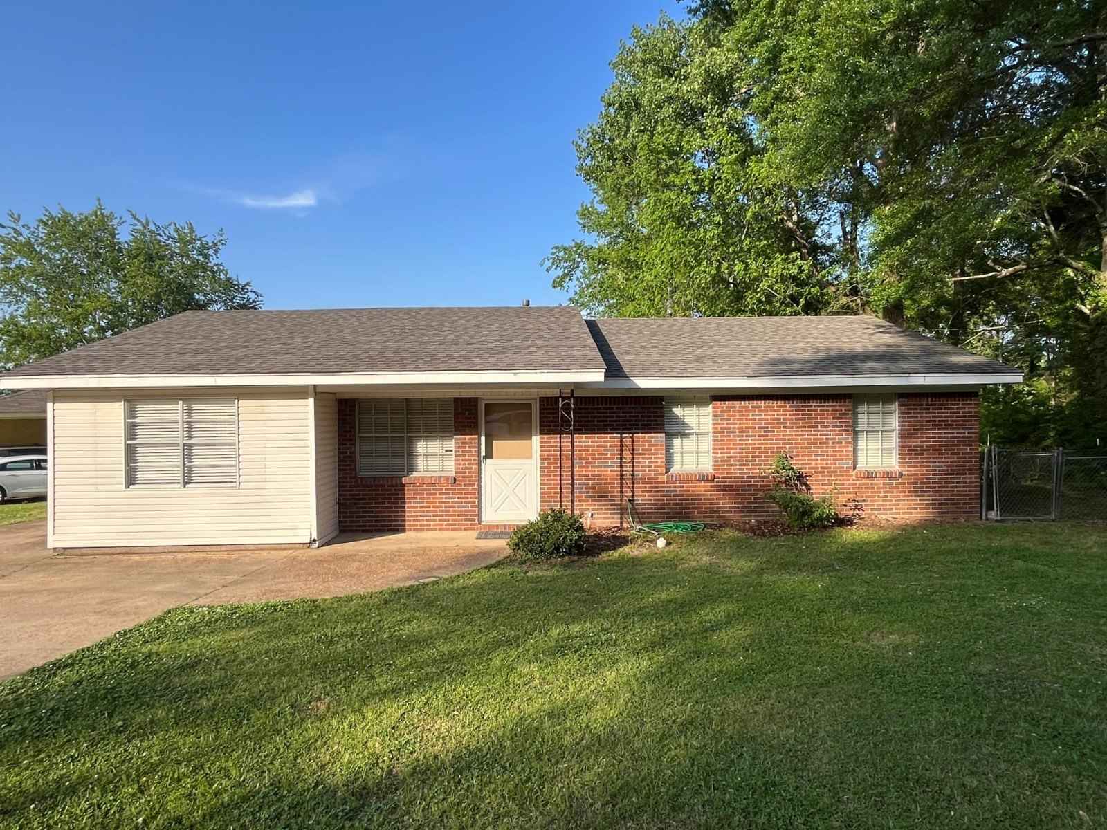 Home For Sale1650 Live Oak  