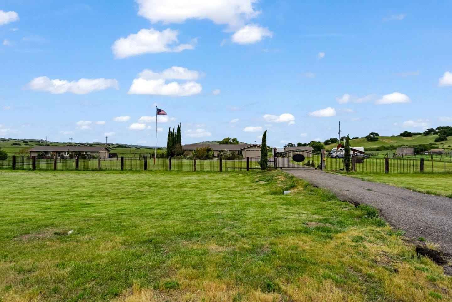 38780 Dinosaur Pt RD  