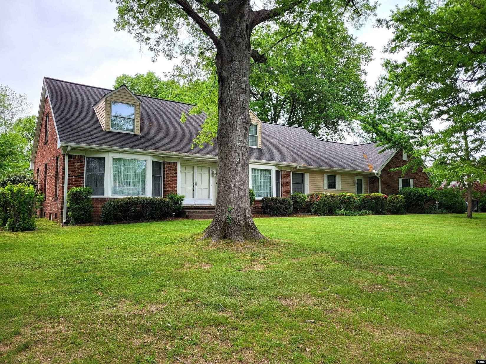 2211 Wedgewood  