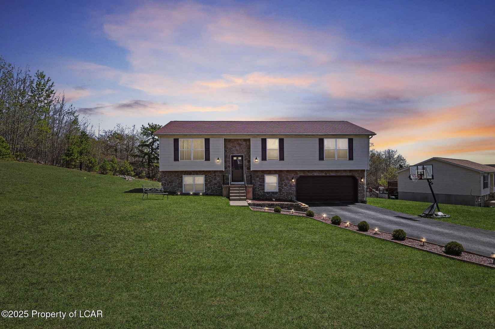 33 Sunset Dr  