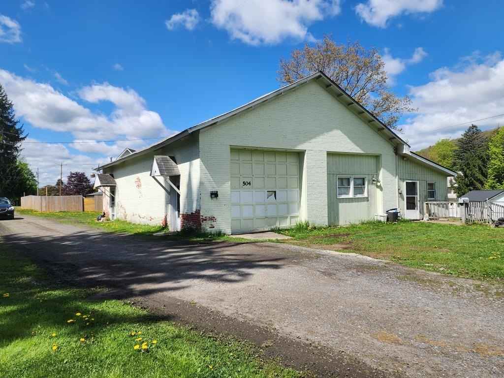 504 South East St  