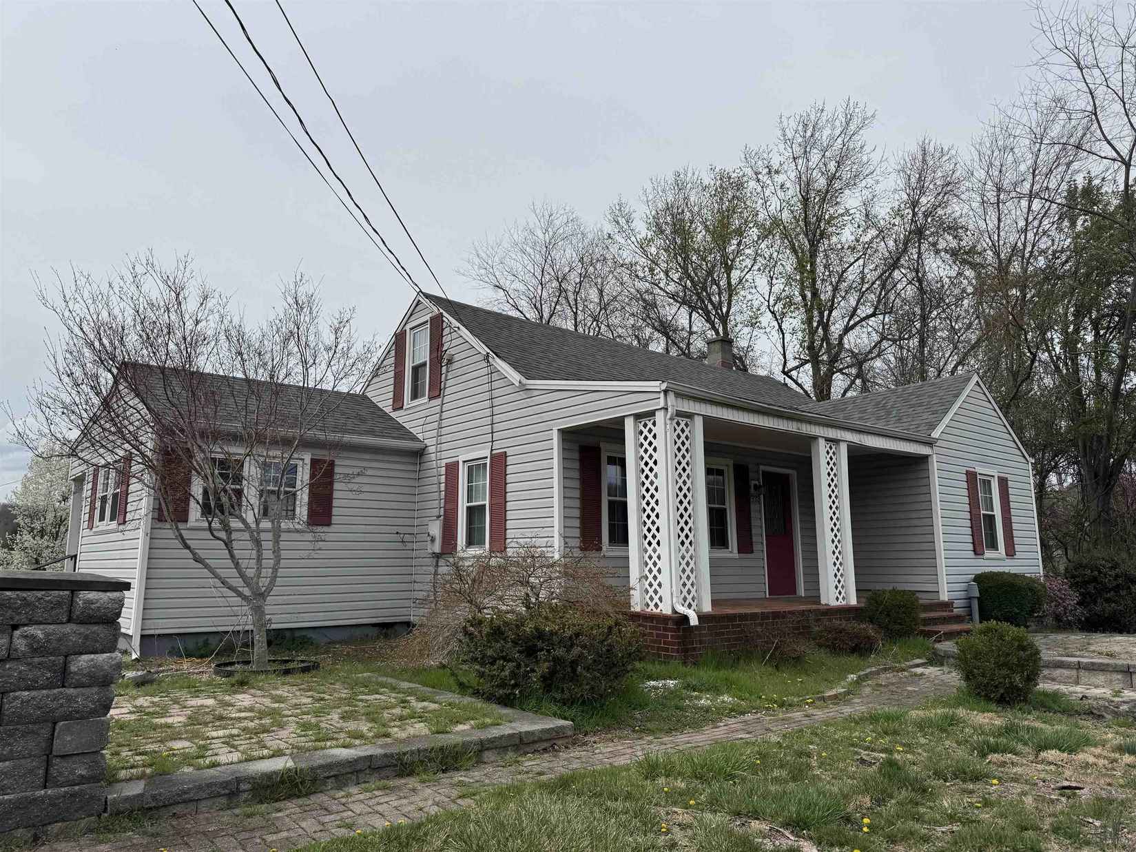 1932 SPRINGHILL Rd  