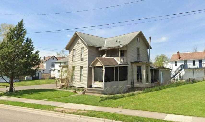 240/242 W Main St  