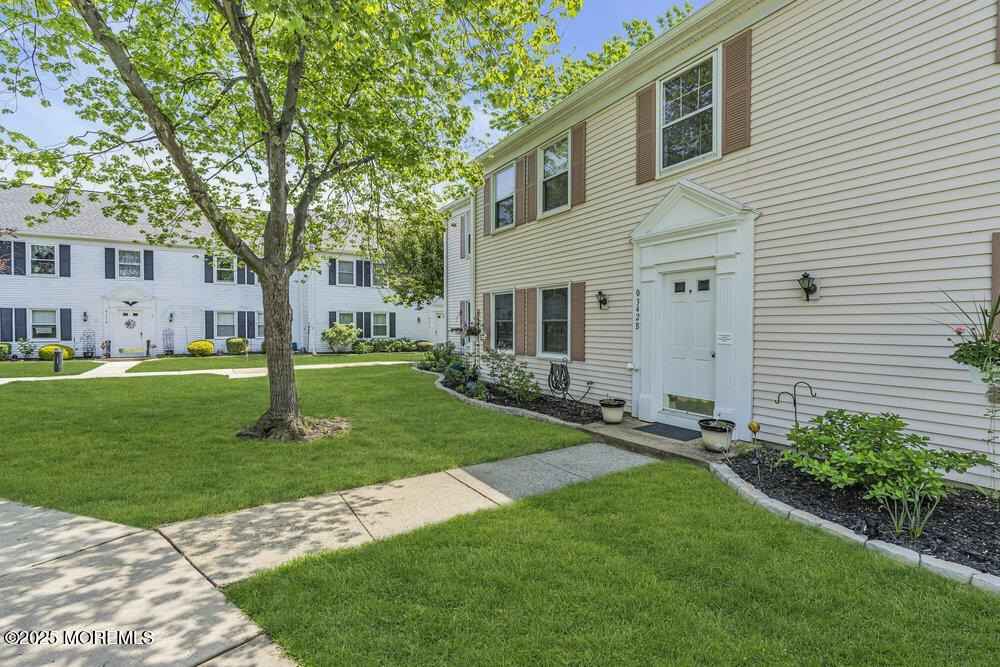 342 Narragansett Ln  