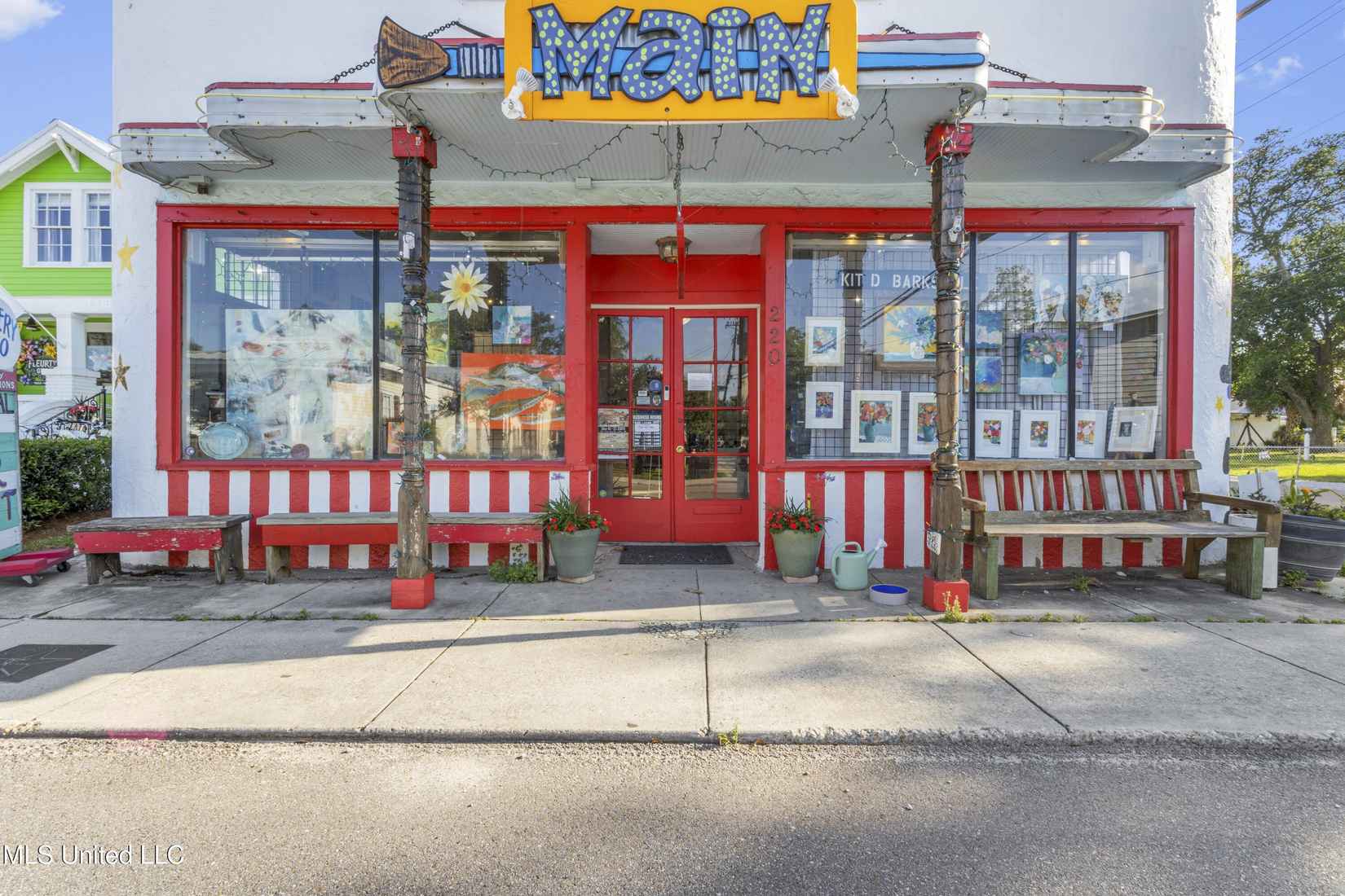 220 Main -105 South Toulme St  