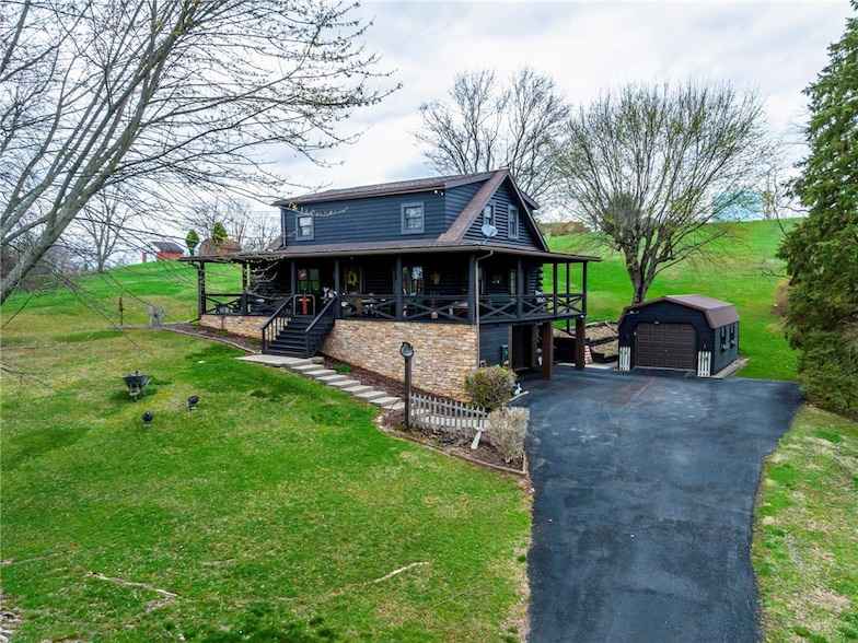 124 Harriet Dr  