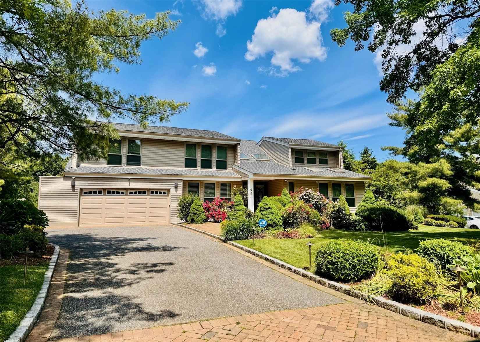 9 Hill Tree Ct  