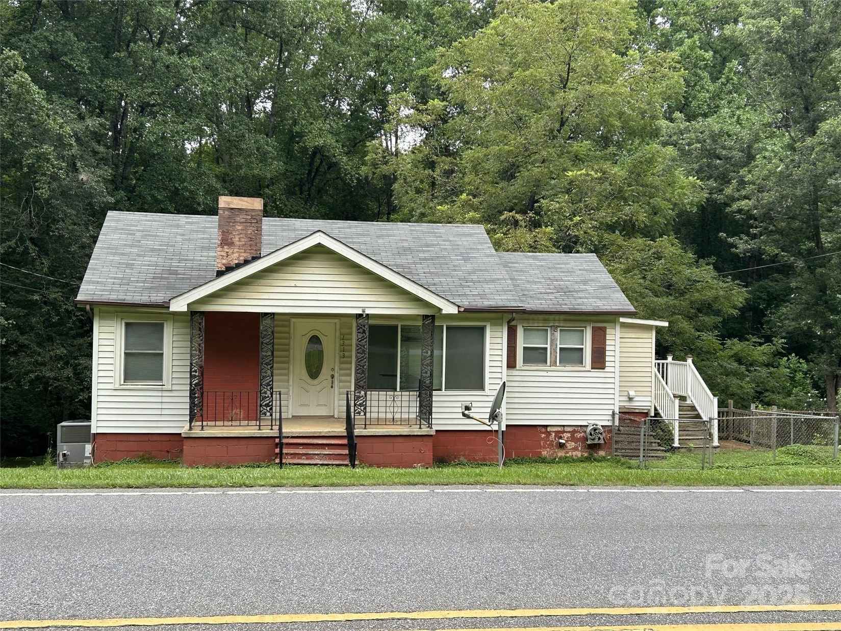 1313 Lower Dallas Hwy Hwy  