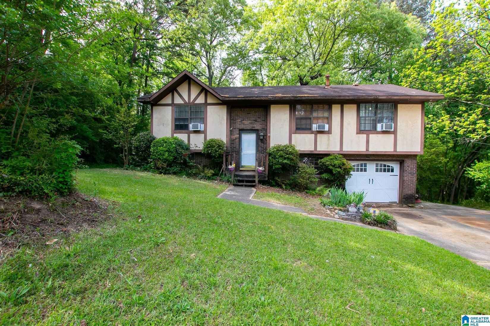 521 FOXFIRE DR  