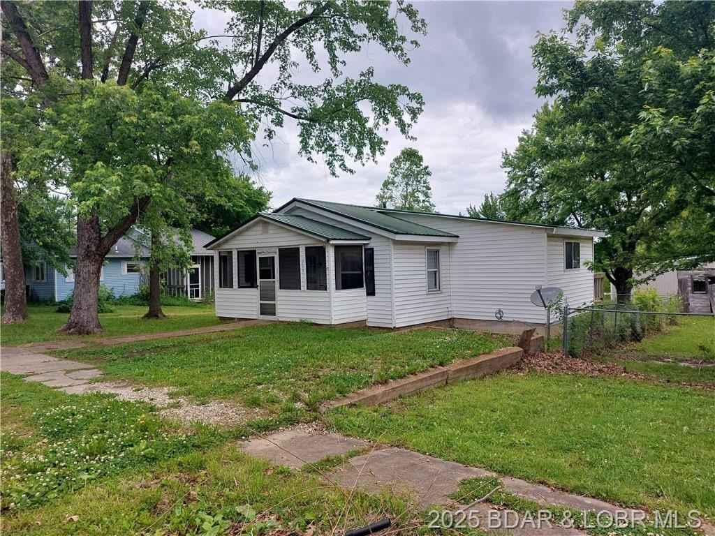 203 3rd St  