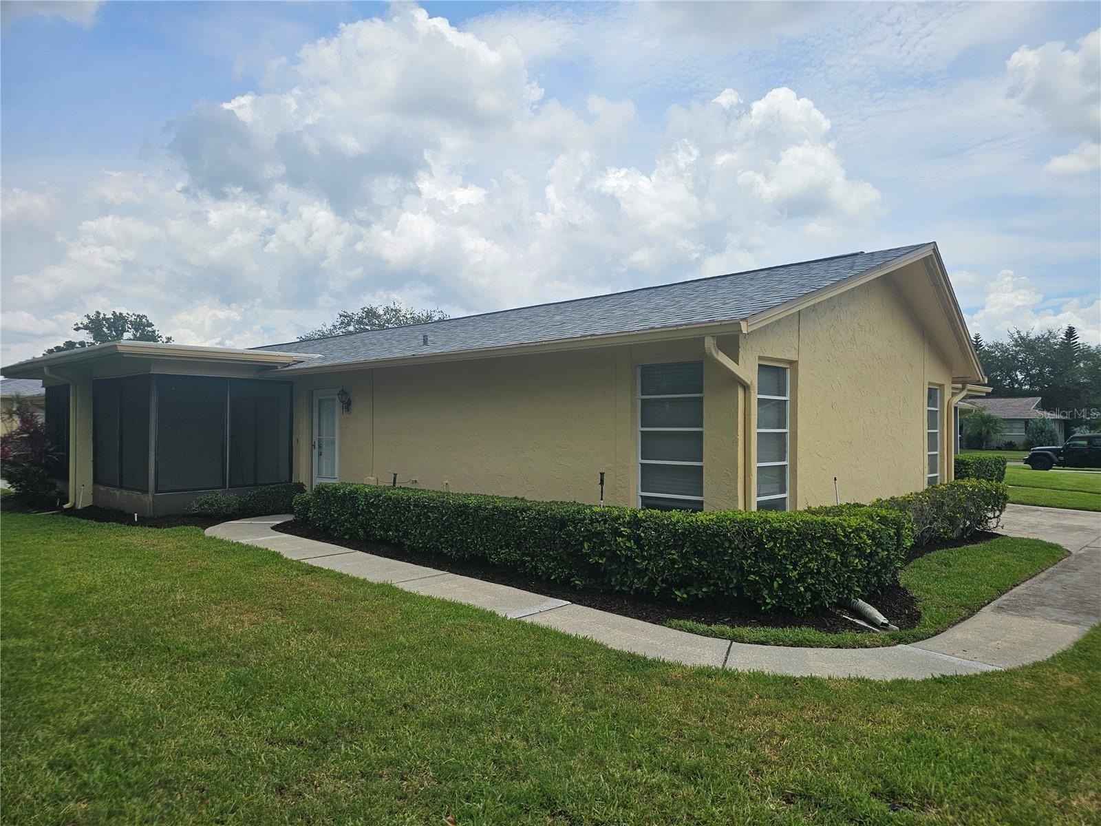 1107 QUEEN ANNE Dr  