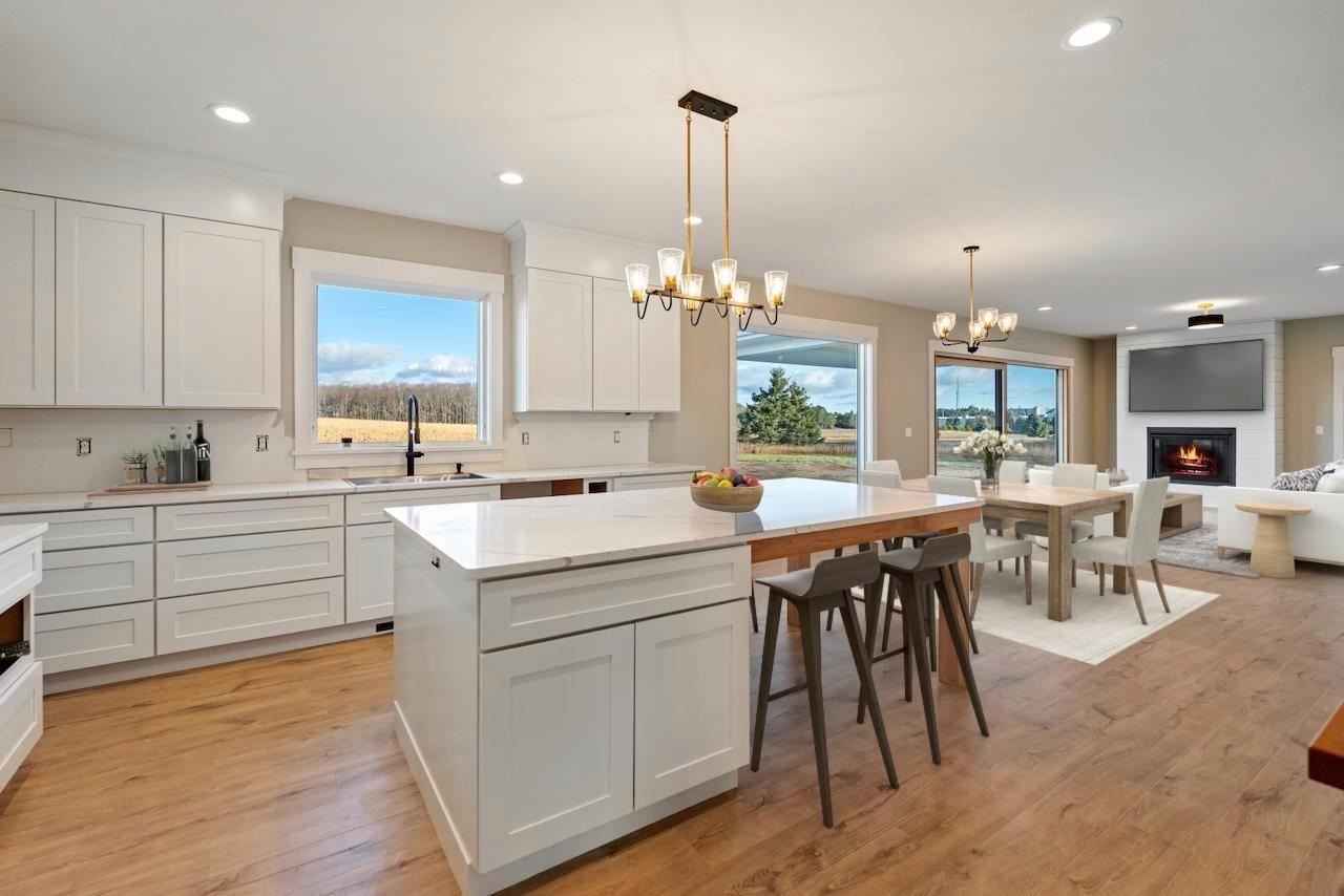 1827 Farmview  