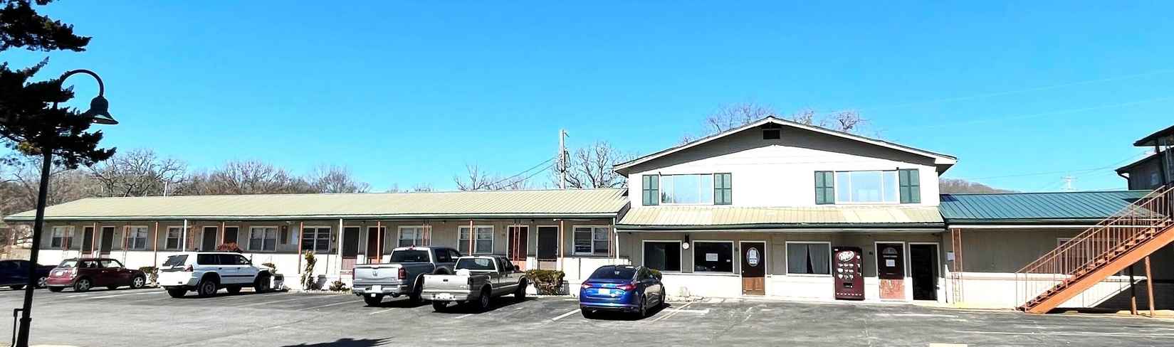 2456 Historic Hwy 165  