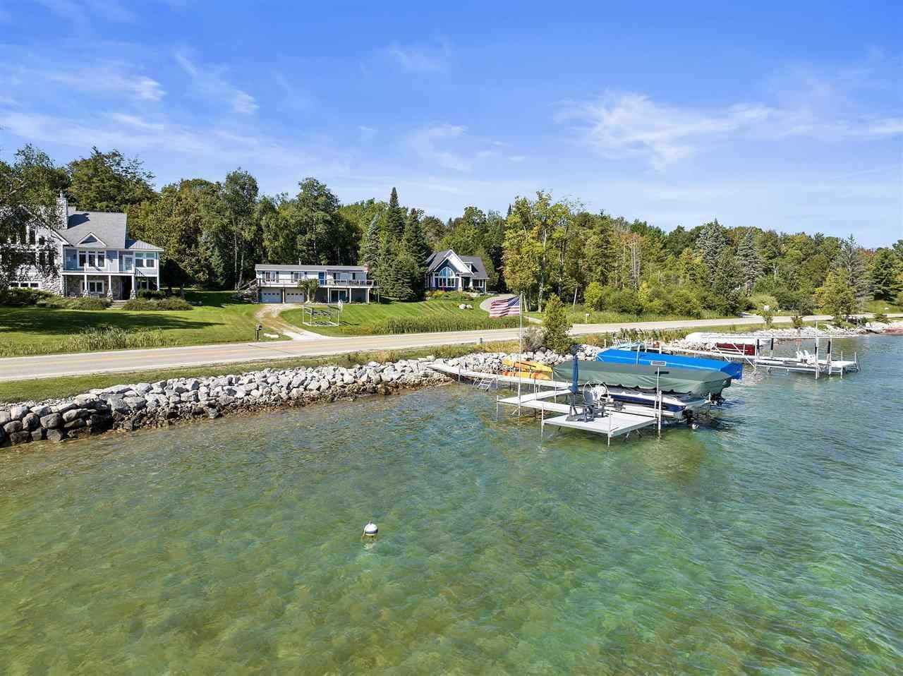 5534 Lakeshore  